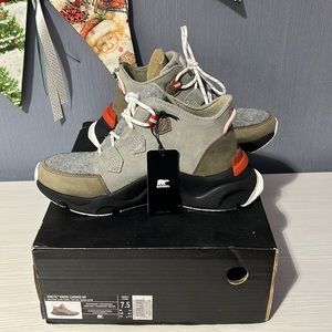 SOREL boots!! Warm & waterproof!!